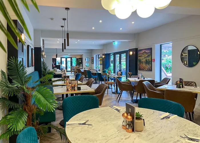 Blissful Corner Yorkshire With Hot Tub And Onsite Bistro 그레이트 에이튼