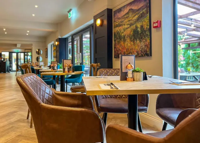 Blissful Corner Yorkshire With Hot Tub And Onsite Bistro * 그레이트 에이튼