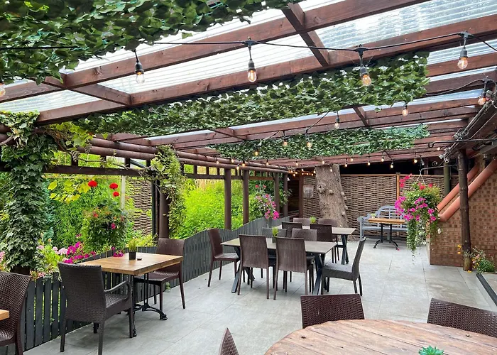 펜션 Blissful Corner Yorkshire With Hot Tub And Onsite Bistro 그레이트 에이튼