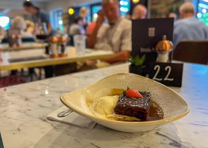 Blissful Corner Yorkshire With Hot Tub And Onsite Bistro