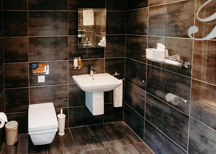 Blissful Corner Yorkshire With Hot Tub And Onsite Bistro