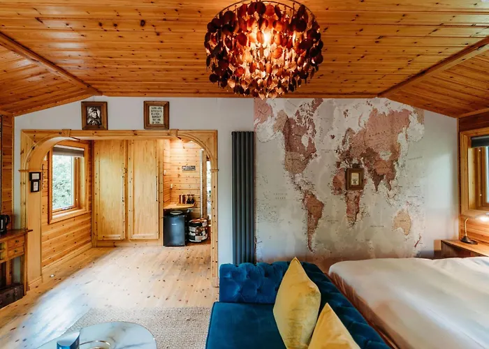 Blissful Corner Yorkshire With Hot Tub And Onsite Bistro 펜션 *