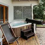 Blissful Corner Yorkshire With Hot Tub And Onsite Bistro *