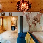 Blissful Corner Yorkshire With Hot Tub And Onsite Bistro Feriehus *