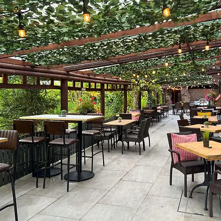Blissful Corner Yorkshire With Hot Tub And Onsite Bistro Feriehus *